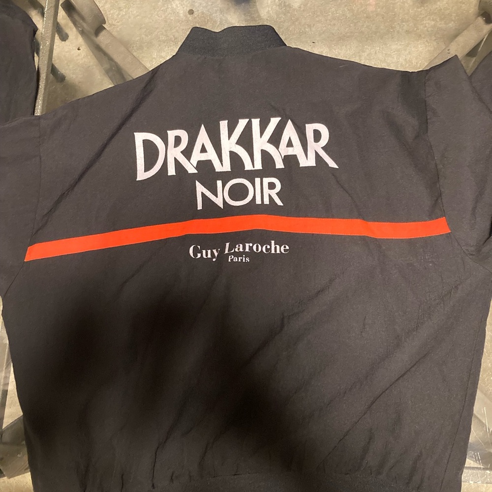 Drakker Noir printer men’s vtg 80s windbreaker